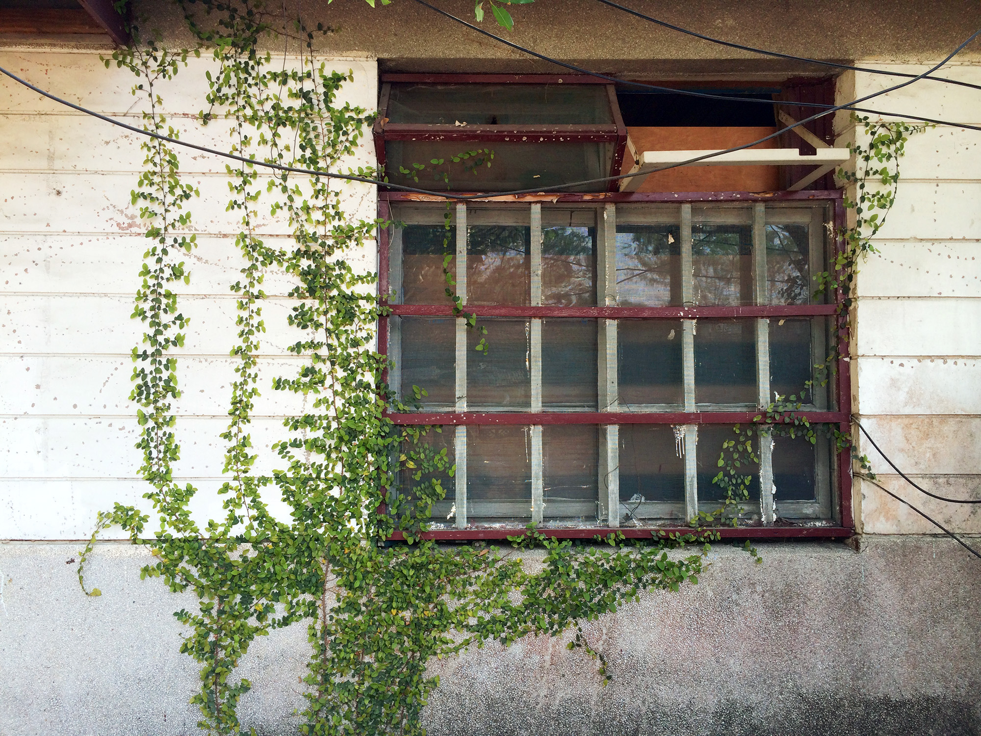 台中霧峰光復新村房舍窗戶